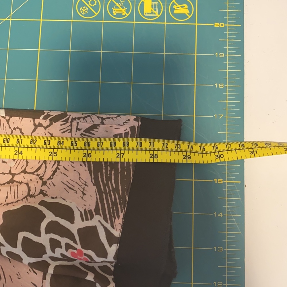 Magic flowered skirt.  Size medium - Picture 4 of 4